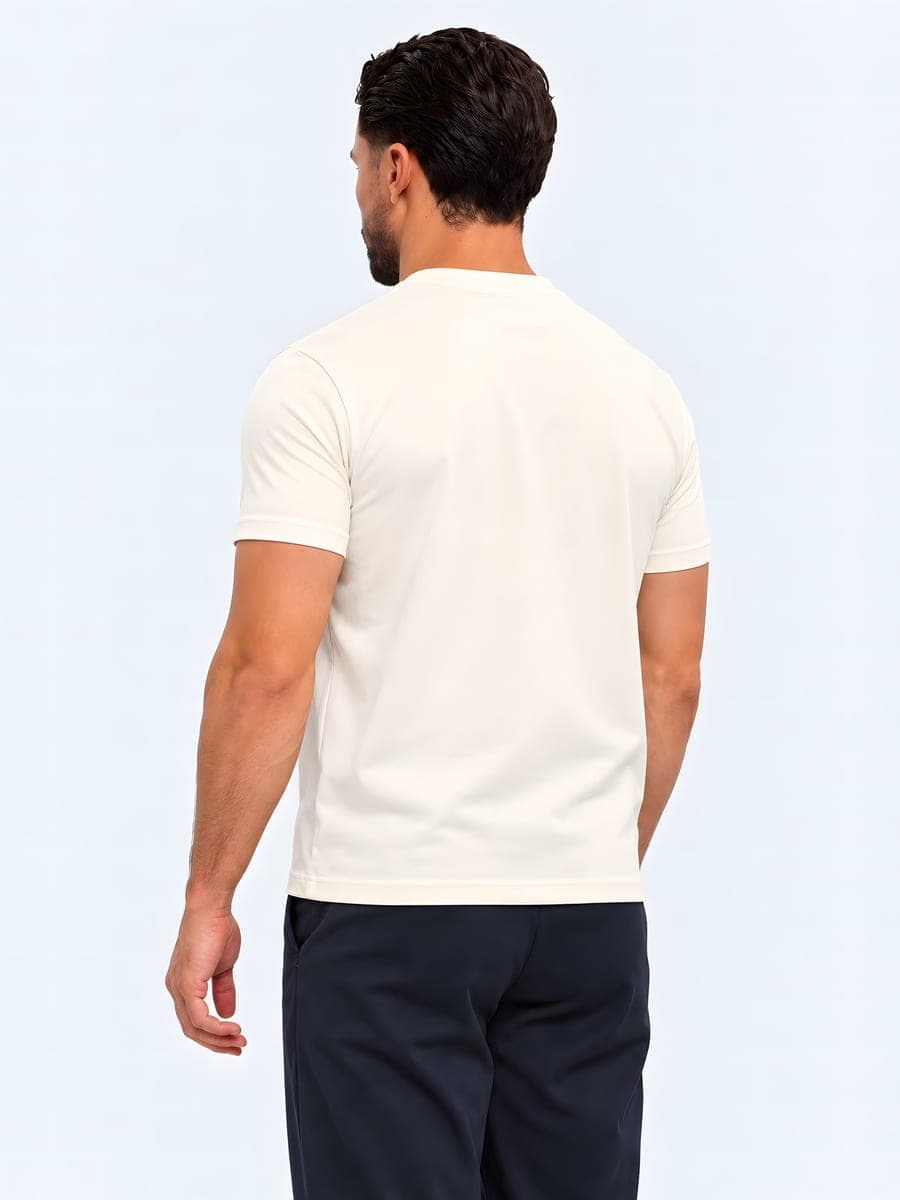 Off white glanzend T-shirt van polyester, achteraanzicht