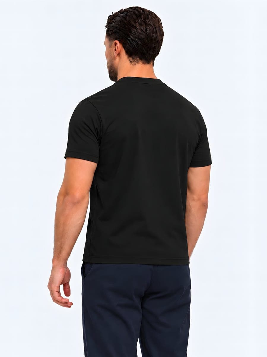 Zwart slim fit T-shirt met hoge ronde hals, achteraanzicht