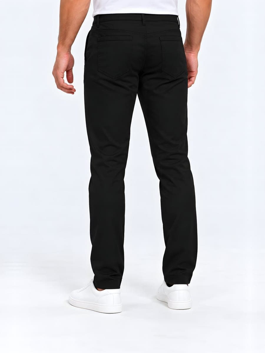 Zwarte slim fit chino, achteraanzicht