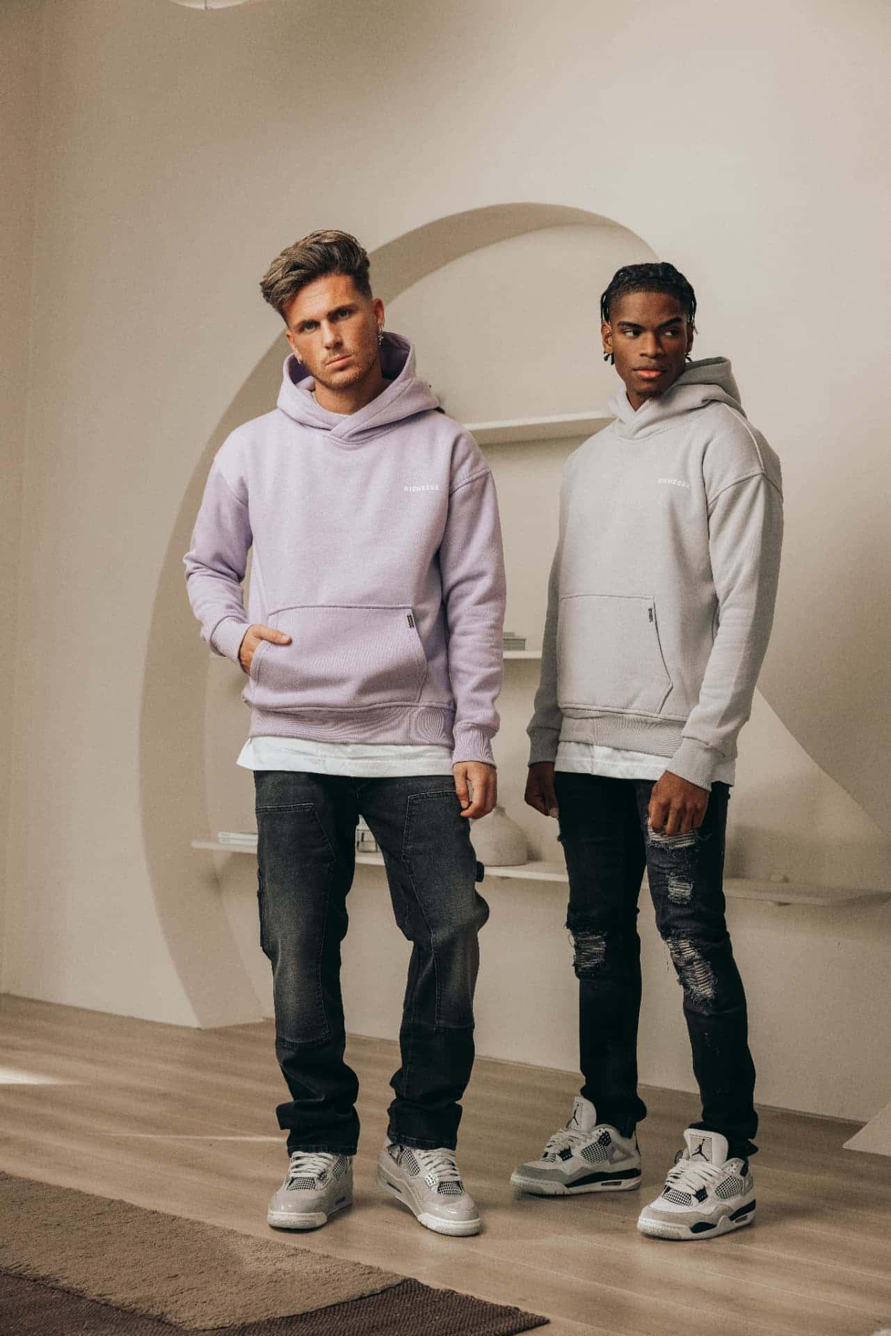 Two oversized hoodies in lilac and grey