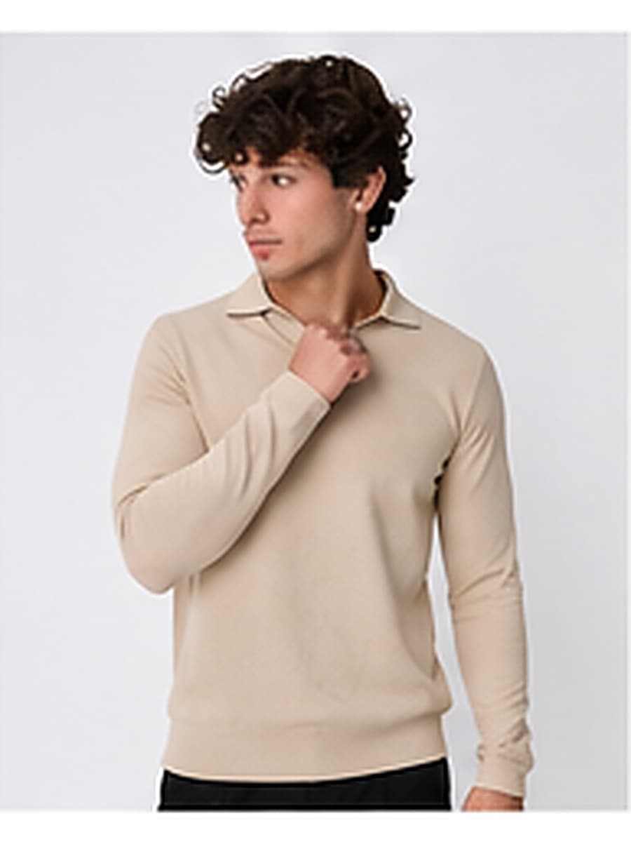 Beige knit polo longsleeve: blanco longsleeve (art. 218) uit de White Label Stock Collection